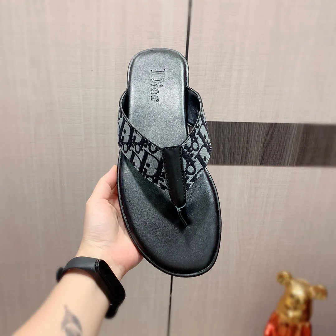 Slippers: New model factory price 220: 🎩🎩🔥🔥《Dior* 》【High·Version】Series of slippers, top purchasing agent🔍🔍Men's 2020 counters are on sale at the same time, imported from Italy, original selected cowhide, exquisite workmanship,), sole: (super comfortable) original factory special supply Original sole, ⚠️Exclusive double-layer movable molded sole, super comfortable⚠️, real shot 🎬The real thing is more beautiful🔍🔍original quality, you can go in and out of the counter at will, 266 positive code 38-44, long-term availability